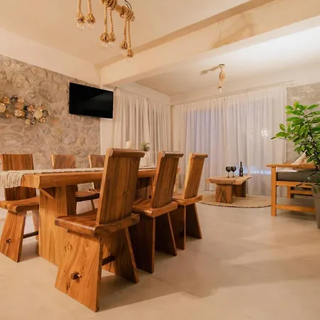 Vila Magnificent Naxos | 4 Bedrooms | Zygerria | Private Pool & Outdoor Hot Tub | Agia Anna
