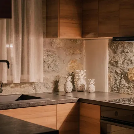 Magnificent Naxos | 4 Bedrooms | Zygerria | Private Pool & Outdoor Hot Tub | Agia Anna Vila *